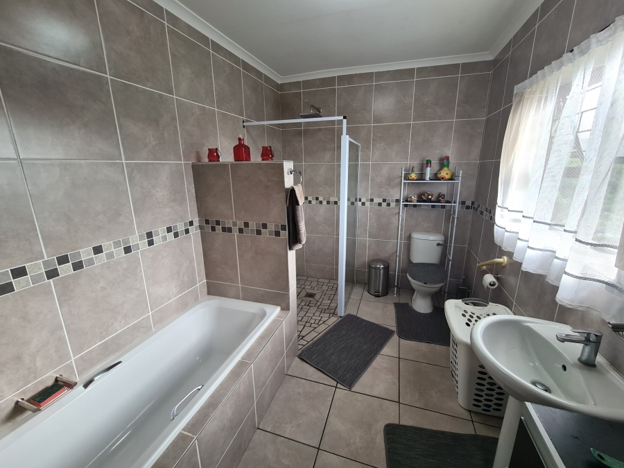 3 Bedroom Property for Sale in Noorsekloof Eastern Cape